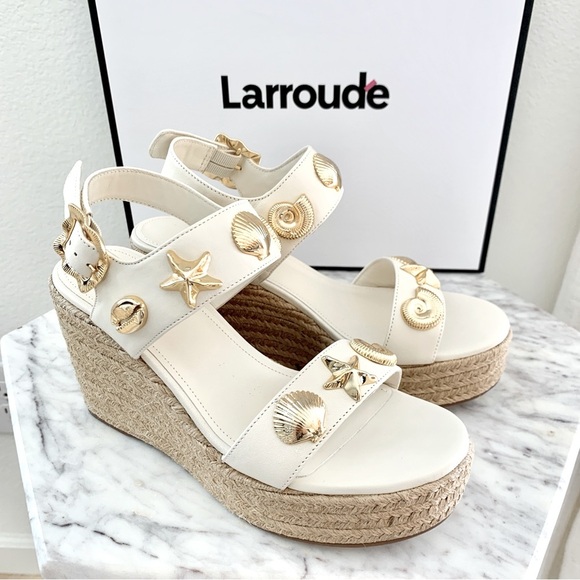 🐚 LARROUDE Rosewood Hotel Madison Espadrille Wedge Sandals Gold Seashell Charms - Picture 2 of 14